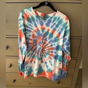Gildan L/S crew neck tie dye tunic length top in L. 100% cotton.